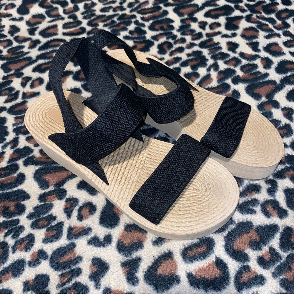 2000s bohemian vintage summer style tan black strap wedge sandals